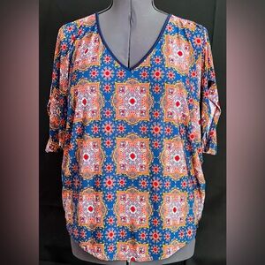 Lavish Bohemian Patterned V-Neck Shirt Large